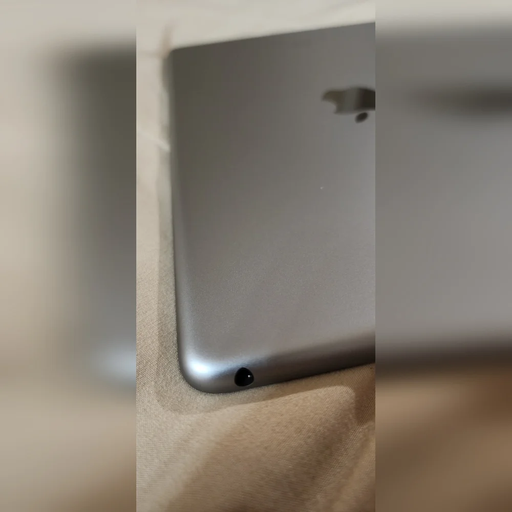 Apple iPad - Space Gray 6th Generation